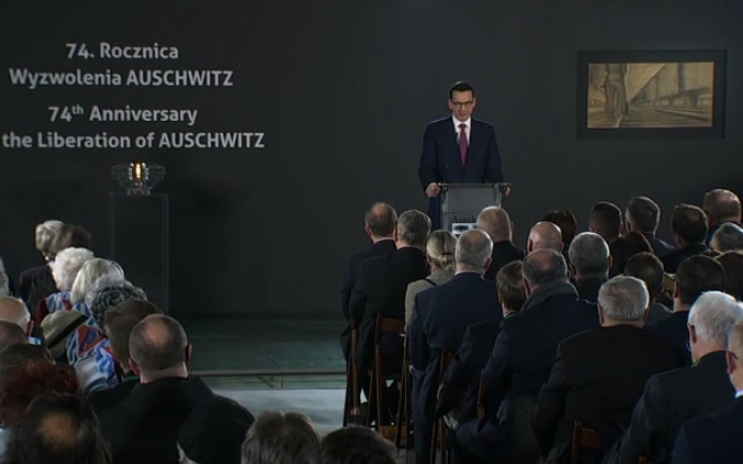 Świat dzisiaj wstrzymał oddech. Wszyscy z niedowierzaniem wysłuchali, tego co powiedział polityk z Polski w kolejną rocznicę wyzwolenia niemieckiego nazistowskiego obozu koncentracyjnego KL Auschwitz. Po 74 latach sensacyjna prawda wyszła […]