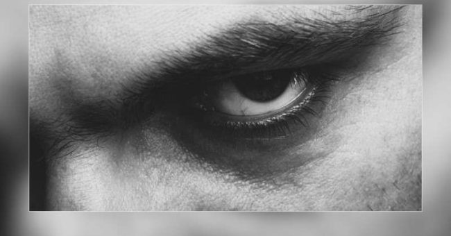 „Cierpienie i niesprawiedliwość, które powodują, nie budzą w nich żadnego poczucia winy, ponieważ takie reakcje innych są po prostu wynikiem ich odmienności i dotyczą jedynie ‹tych innych› ludzi, których postrzegają […]