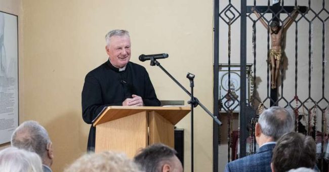 „Jeżeli opowiemy się za prawdą, mądrością, miłością Boga, to nigdy ani jako kapłani, ani jako żony i mężowie, matki i ojcowie, jako rodziny nie przegramy (…). Człowiek boży jest w […]