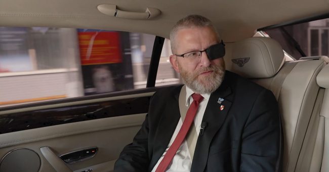 Jak się nie ma własnego, niepodległego państwa, no to ma się cudze, silnie obecne na naszym terytorium, przemieniające nasze terytorium w żerowisko, w paśnik dla cwaniaków, no i żeby to [&hellip;]