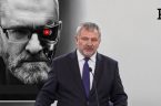 Trzeba by sprawę zniuansować i usystematyzować przez postrzeżenie, że na różnych poziomach i po różnych liniach, z różnym poziomem celowości, świadomości i premedytacji, realizowane są różne cele. … są różne [&hellip;]
