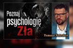Wyobraź sobie człowieka, który rano odprowadza dziecko do szkoły, całuje żonę, kupuje po drodze gazetę albo, nie wiem, coś w kiosku. Dzisiaj to już się nie kupuje gazety w kiosku, [&hellip;]