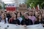 Zniewolenie wewnętrzne jest największym zniewoleniem. To jest zniewolenie, które uniemożliwia człowiekowi stanowienie o sobie, panowanie nad sobą, decydowanie o sobie. No, człowiek staje się po prostu taką igraszką różnych zewnętrznych [&hellip;]